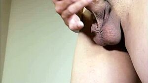 Japanese Gay Guy Orgasms with Toy