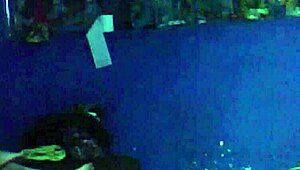 夫が泥酔して隣人とハメ汚い言葉で寝取られクンニ