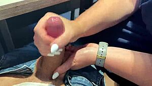 this milf’s sloppy handjob outdoors beats fast food with risky public vibes