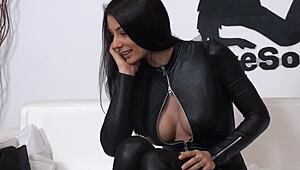 sofia cucci latex dildo squirt fun 😈