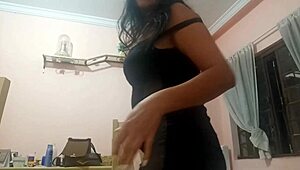 Sarah Rosa teases with a sultry strip at Estância Sol Premium night 3.