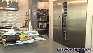 Latina teen Evelyn Rosa tastes stepmom's pussy with scissoring