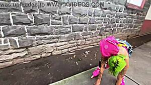 Culona Latina Shows Big Ass While Learning Skating