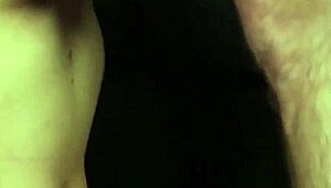 Foxy Idol Sucks Cumshot Facial