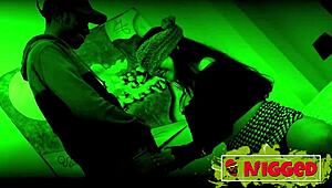 Citas a ciegas negras: Eimi Grace toma polla negra grande y la follan duro