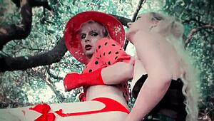 I watch the girl fuck the cossdresser in the park, it's so hot!