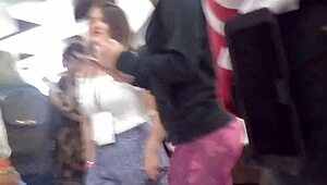 Me Encontr� A Esta Putita Irresistible Nalgona