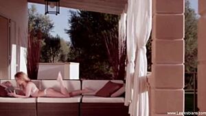 daphne and carla exploring their lesbian side 😘