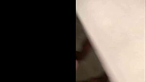 minha esposa safada curtindo um gang bang enquanto eu filmo.