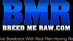 Η tattooed Jay Ricci παίρνει γυμνό σφυροκόπημα από μυώδη bodybuilder