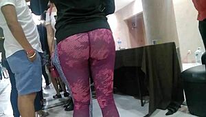 Me Encontr� A Esta Putita Irresistible Nalgona