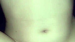 kuuma 18-vuotias tiukka pillu