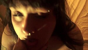 mirando porno en tiktok con mi hermanastra y grabamos un video antes de que nos pillen nuestros padres