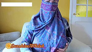 Персидская жена с большими сиськами выступает на мусульманской вебкамере