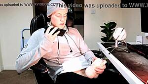 Masturbating while on the phone with a girl