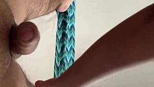 Hotel receptionist fucked by guest 😏