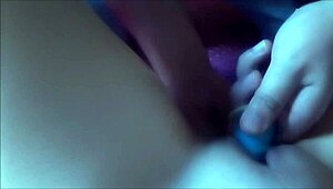 Ruivinha Orgasms On Apollo's Fingers