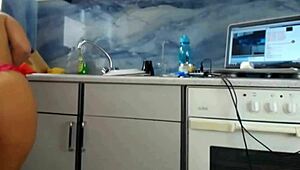 Girl Sexydea Playing On Live Webcam