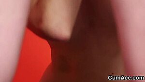 ピーチが顔射ザーメンをゴックン飲み干す