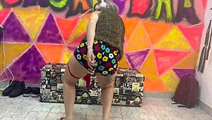 Ela Sentou E Quicou Fundo