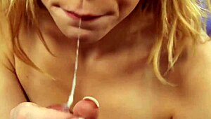 Babe's Insistent Oral Sex Drives Hunk Wild