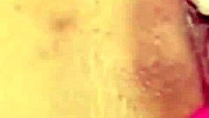 Krásná 18+ kráska stříká vášnivě na chaturbate, její dokonalý tělo se třese rozkoší