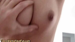 Аматьорска млада 18+ получава фейсъл в POV действие