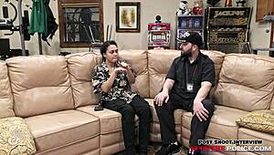 Crooked cop Mara Luv sucks off Officer Tampa for freedom