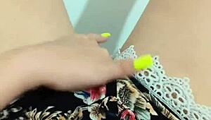 i lick sexy legs and pussy till squirting