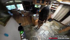 Crooked cop Mara Luv sucks off Officer Tampa for freedom