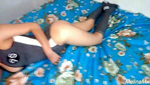 Modelo Tetona Masturbates Her Friend, Sucking And Handjobbing Until Cum!