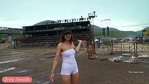 눈부신 카멜토우랑 거대한 엉덩이 타이트 슈트에