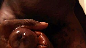 Hallelujah Johnson Solo with Fleshlight in Muscular Bodybuilder Session