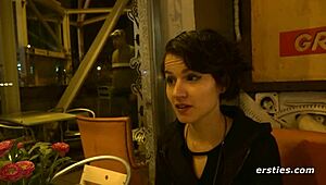 فتاة صغيرة بنية 18+ تشتهي ربط حبل ولعب منفرد