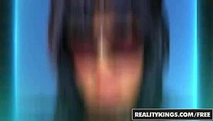 is mariah on fire with her monster curves?