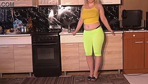 amateurs do sexy photoshoot in yellow