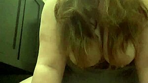 I'm playing with my pussy, subscribe!