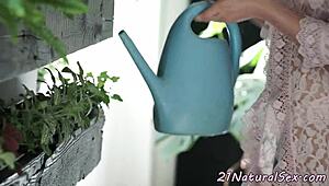 Beautiful classy babe gets screwed in missionary and rides in cowgirl position