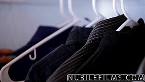 痩せ18+ティーン、チンポ騎乗で激快楽ハードイキ