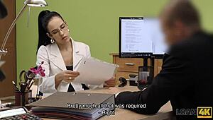 Диалогичен агент казва на мачката, сексът е единственият ти шанс да запазиш тази работа. Няма друг изход.