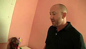 Tinslee Reagan plays the filthy skank role