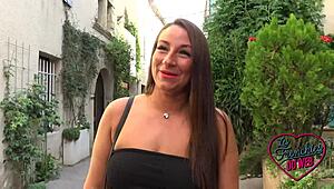 Belle Brune Mila Samuse Avec La Coquine Angelina
