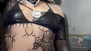 ヘルイェア！アリーナ・モデルイスタのセクシー脱衣ビリビリ！