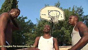 Crista Moore wraps pussy lips around black monster cock 😏