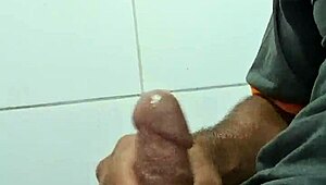 Diogo Brasileiro Masturbando 12