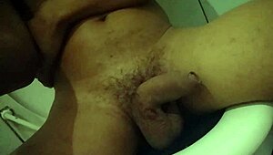 Young Guy Cums Without Hands