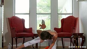 Brazzers Masseur Kotor Jenni Lee Regangkan dengan Johnny Sins