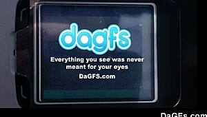 Poprvé anální roztahování v kuchyni je tak těsné.