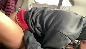 Pinay babe mixes tongue kissing with intimate missionary action.