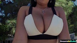 Stortuttad amatör känner djup borrning utomhus